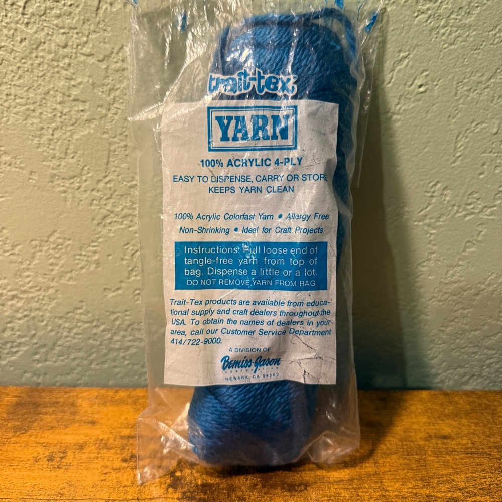 Trait-Tex Blue Yarn 1.8oz Tangle-Free Dispenser Bag USA Knitting Crochet Vintage
